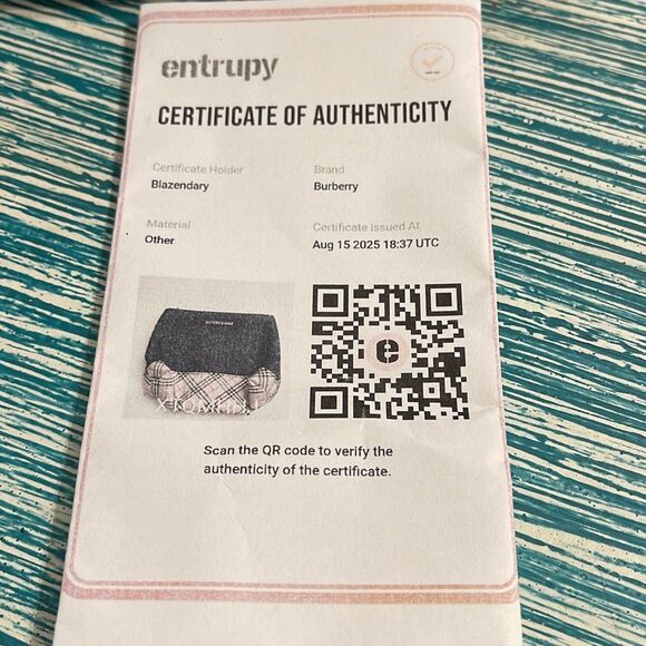 Burberry Nylon Nova Check Makeup Pouch/Bag Authenticated - Picture 4 of 9